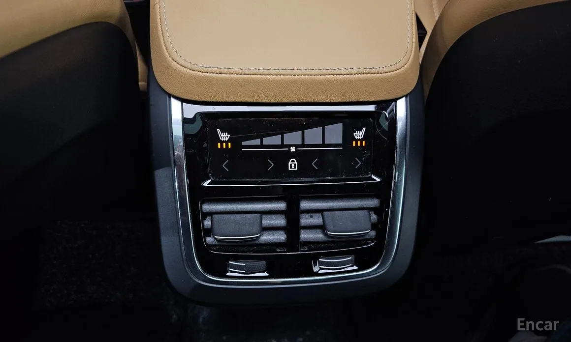 Photo 18 - Volvo XC90