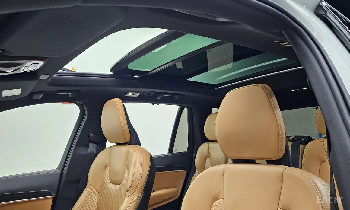 Photo 19 - Volvo XC90