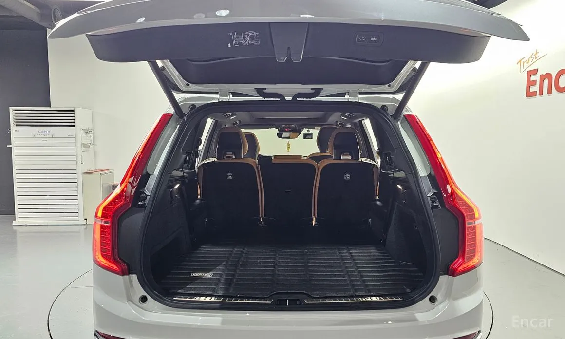 Photo 20 - Volvo XC90