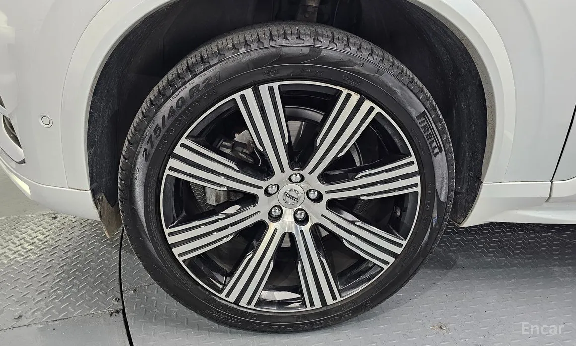 Photo 5 - Volvo XC90