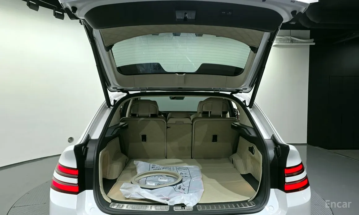 Фото 20 - Genesis GV80