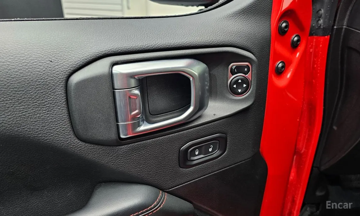 Фото 17 - Jeep Wrangler