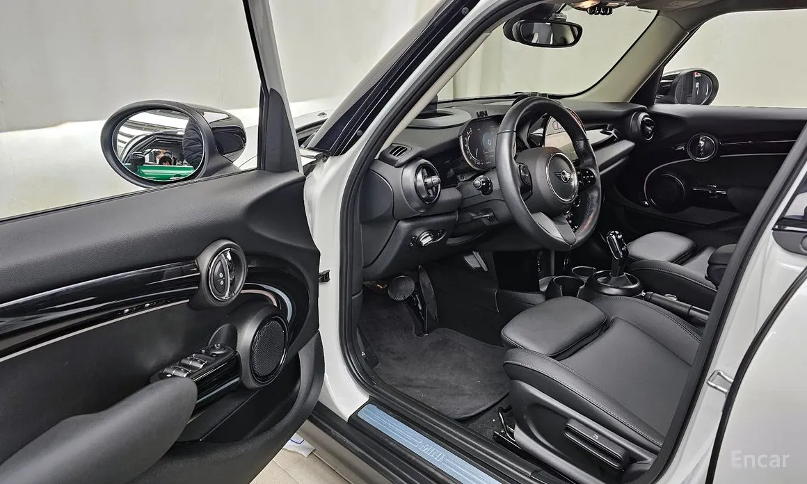 Фото 10 - Mini Cooper