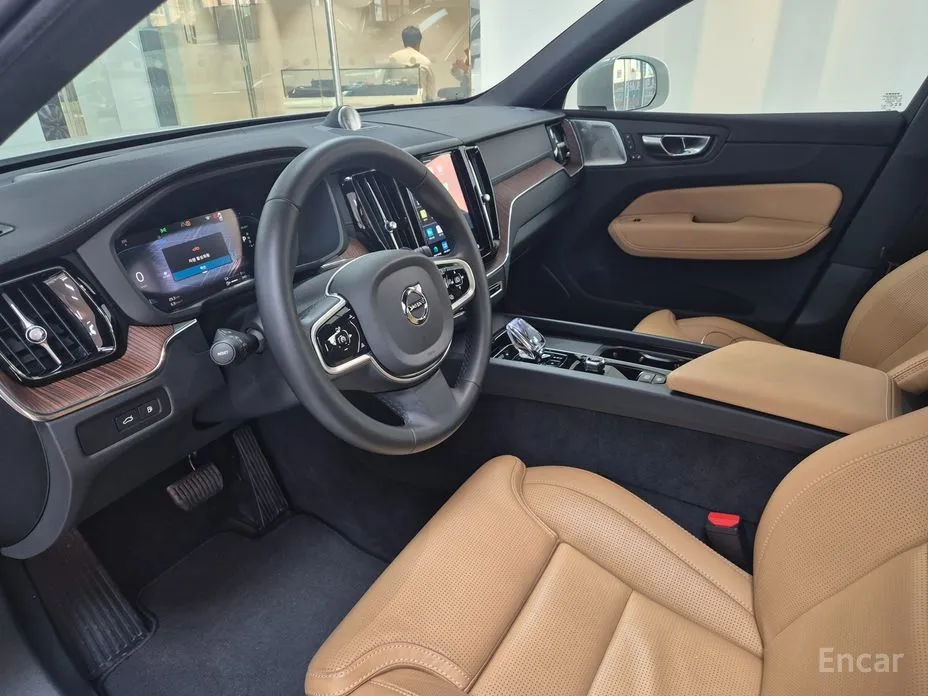 Фото 11 - Volvo XC60