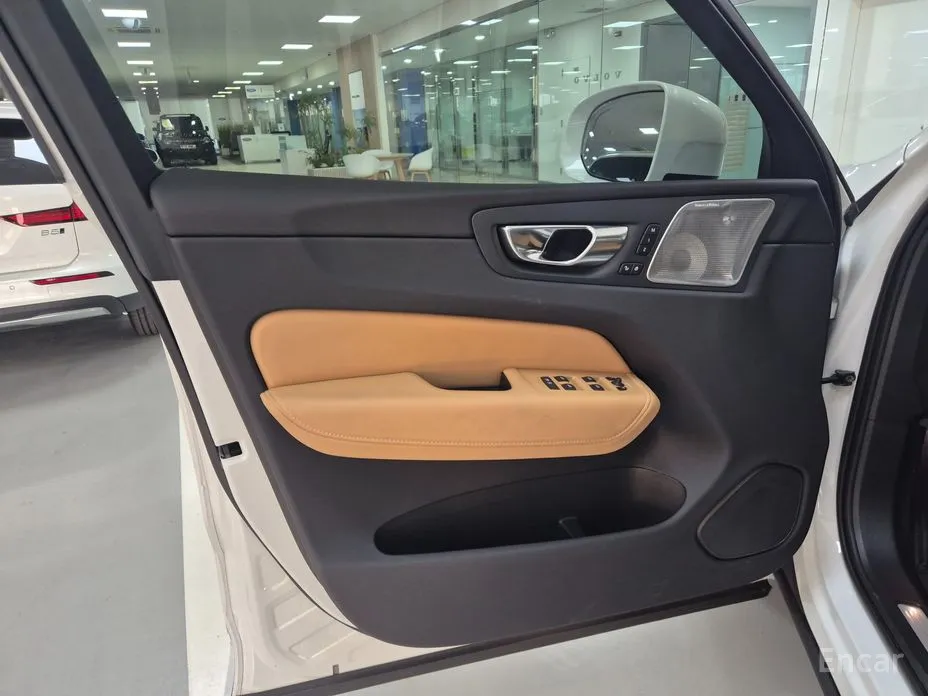 Фото 12 - Volvo XC60