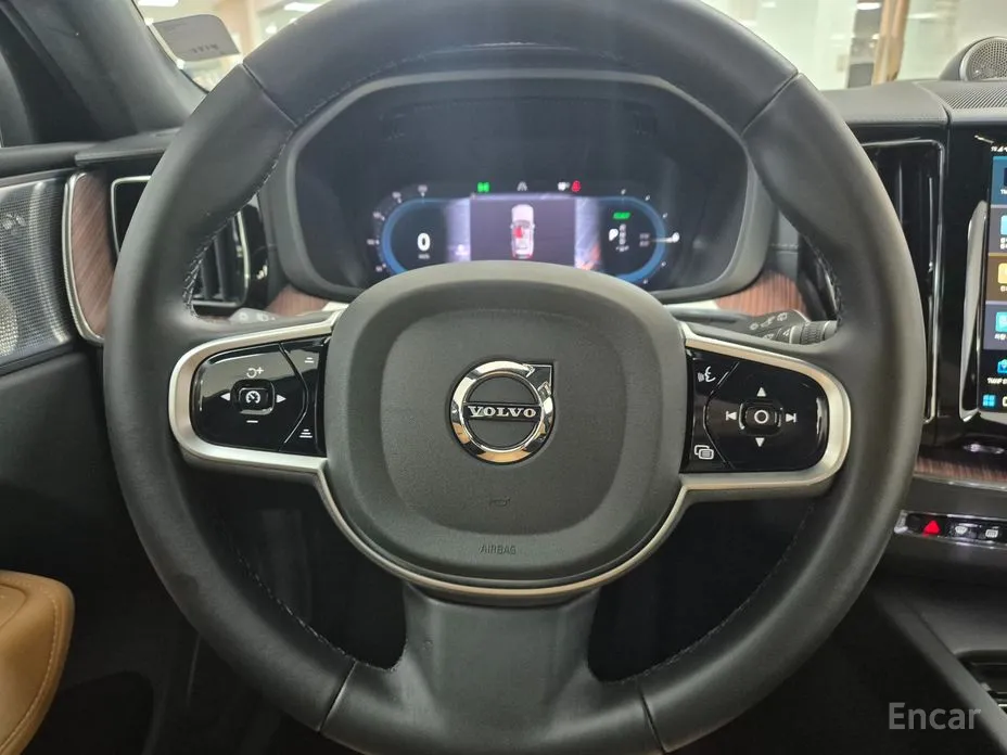 Фото 9 - Volvo XC60