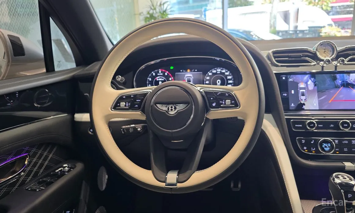 Фото 10 - Bentley Bentayga