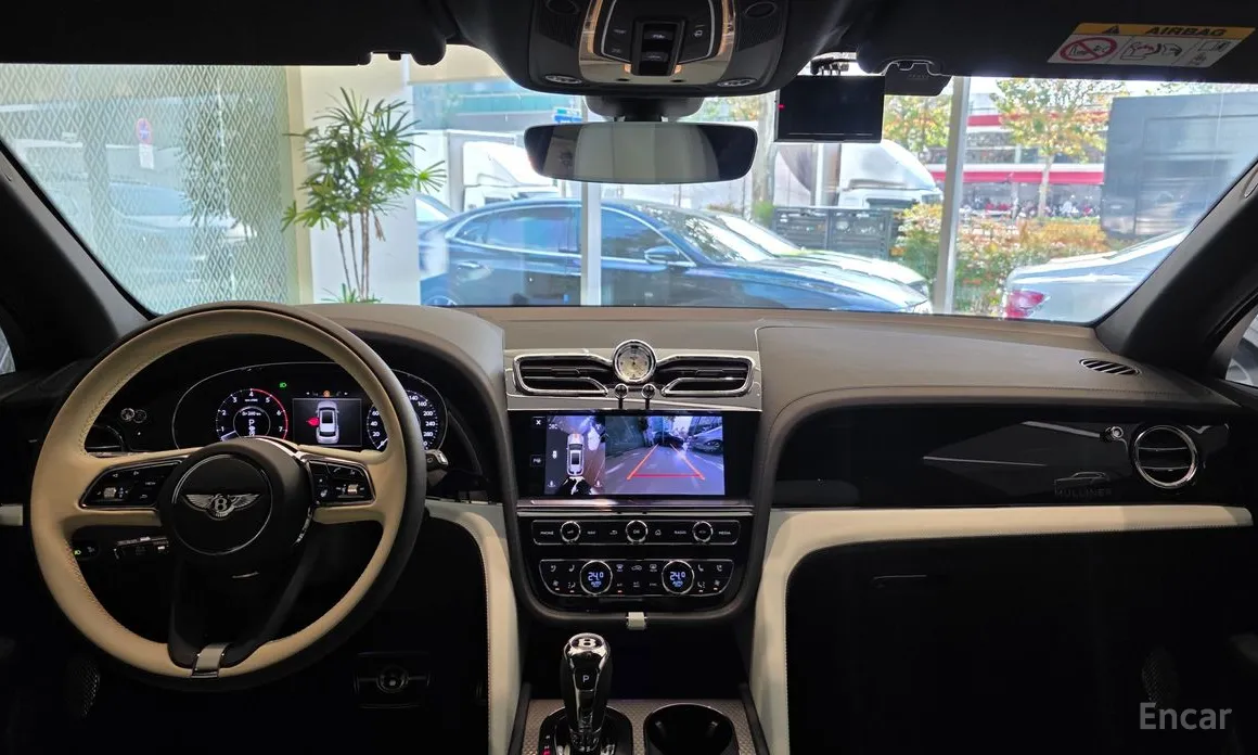 Фото 9 - Bentley Bentayga