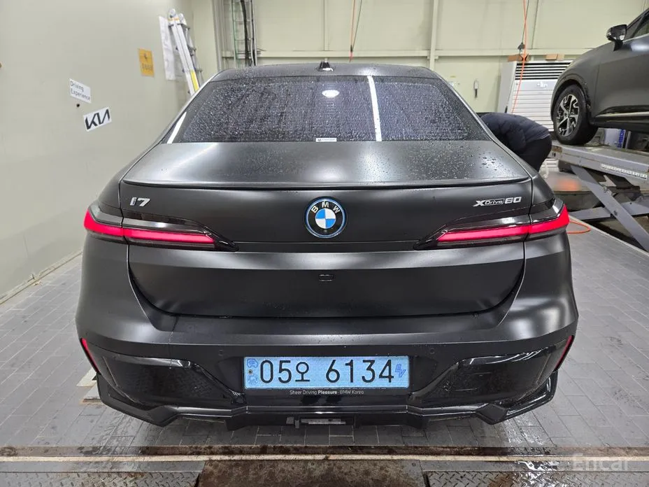 Фото 2 - BMW i7