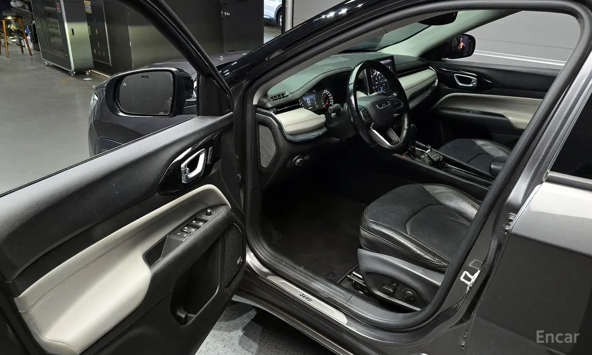 Фото 10 - Jeep Compass