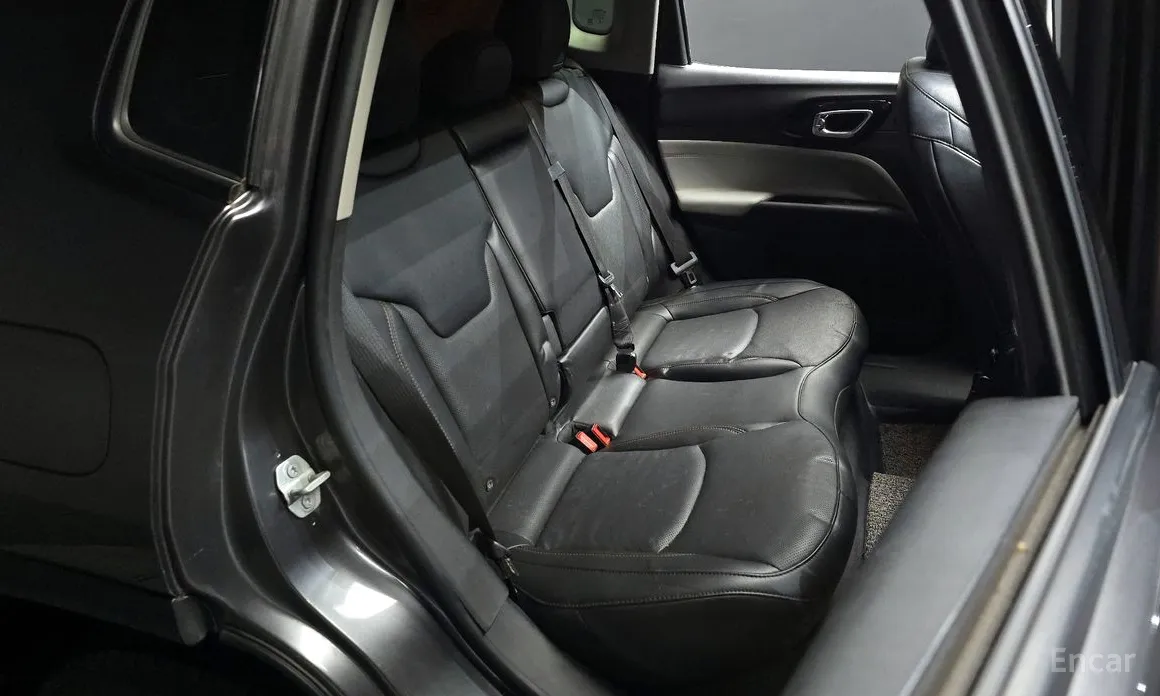 Фото 12 - Jeep Compass