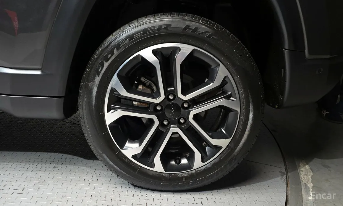 Фото 5 - Jeep Compass