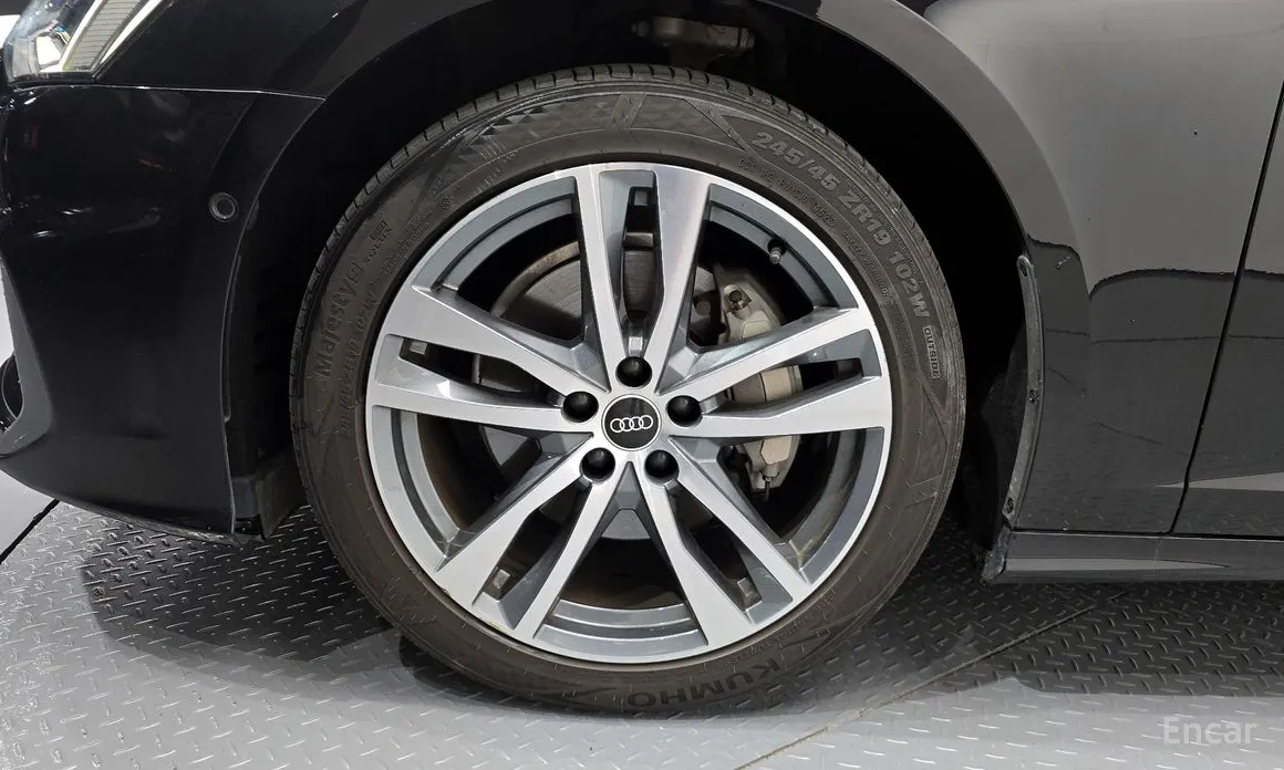 Фото 5 - Audi A6