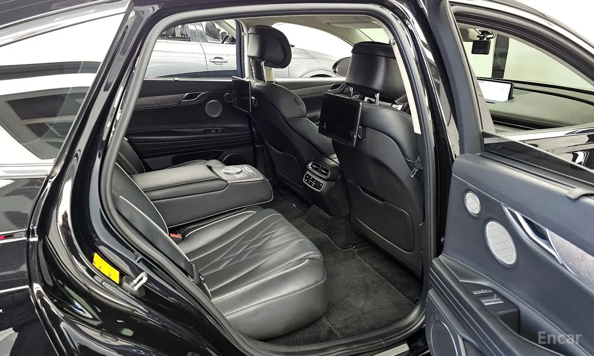 Фото 12 - Genesis G80