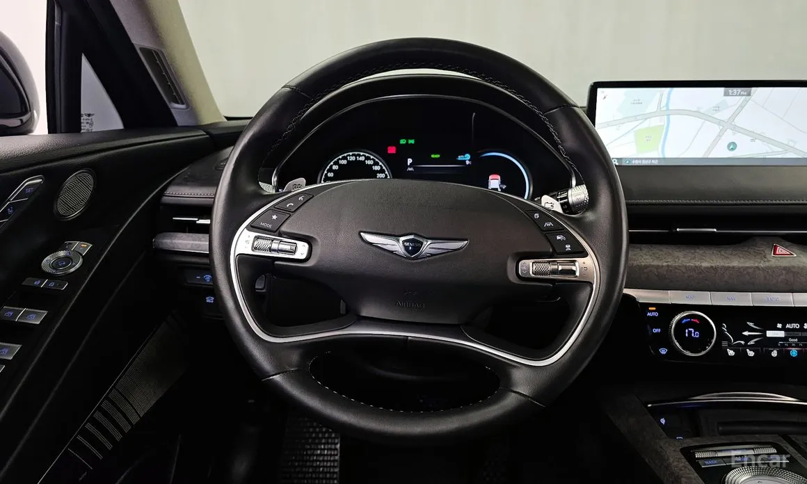 Фото 13 - Genesis G80