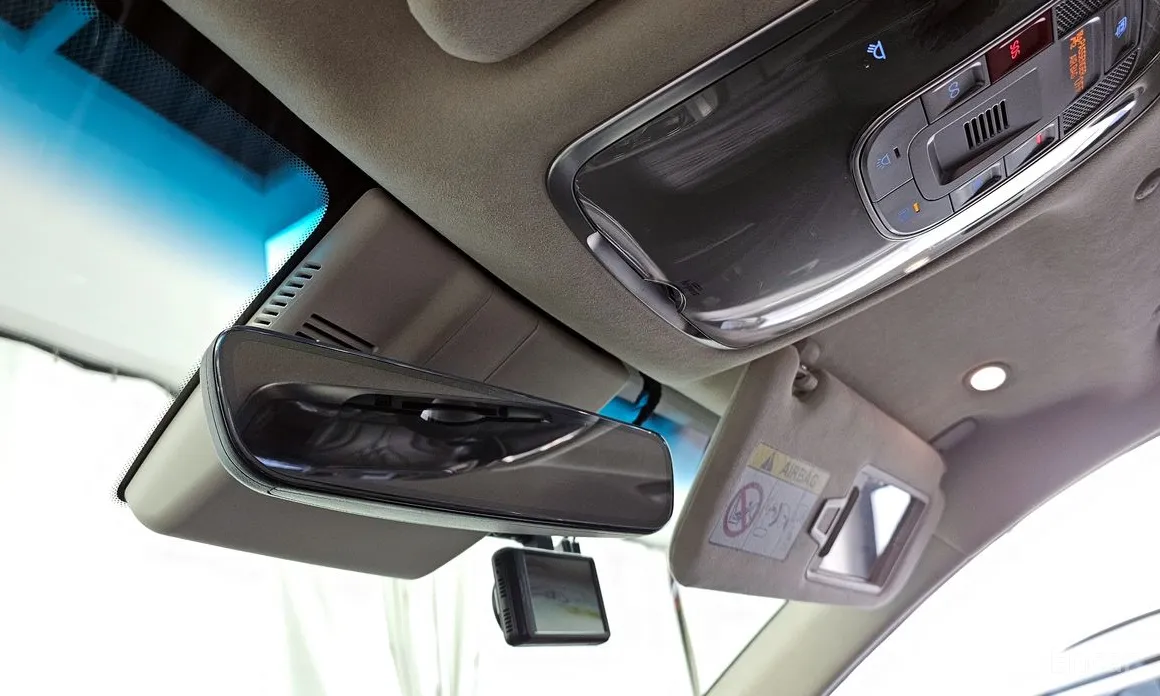 Фото 18 - Genesis G80