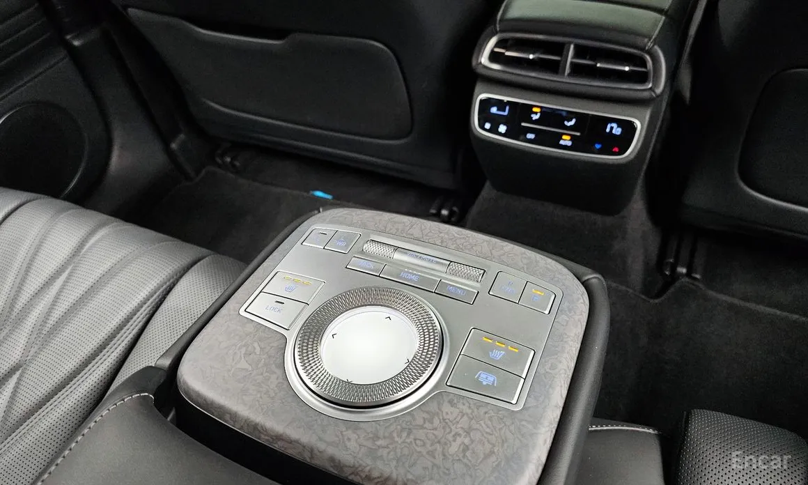 Фото 19 - Genesis G80