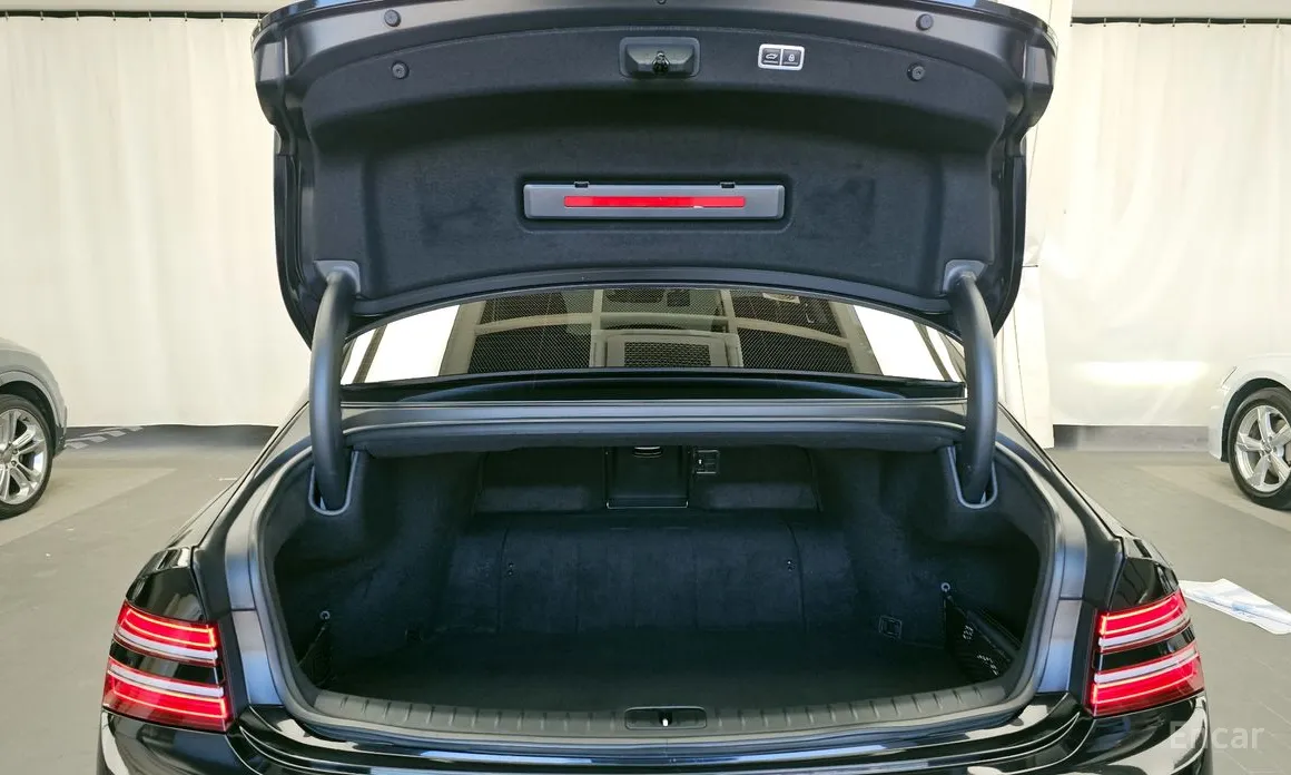 Фото 20 - Genesis G80