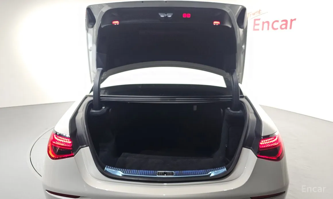 Фото 20 - Mercedes-Benz S-Class