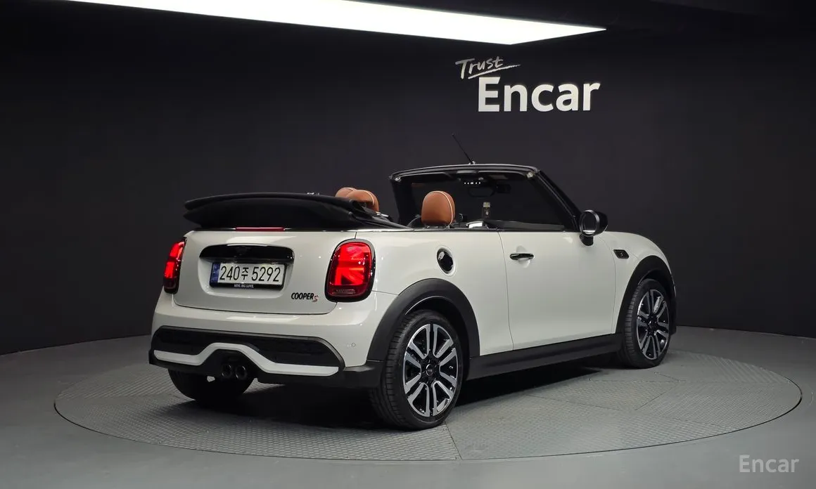Фото 2 - Mini Cooper Convertible