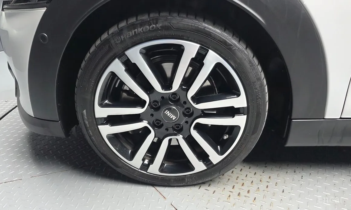 Фото 5 - Mini Cooper Convertible