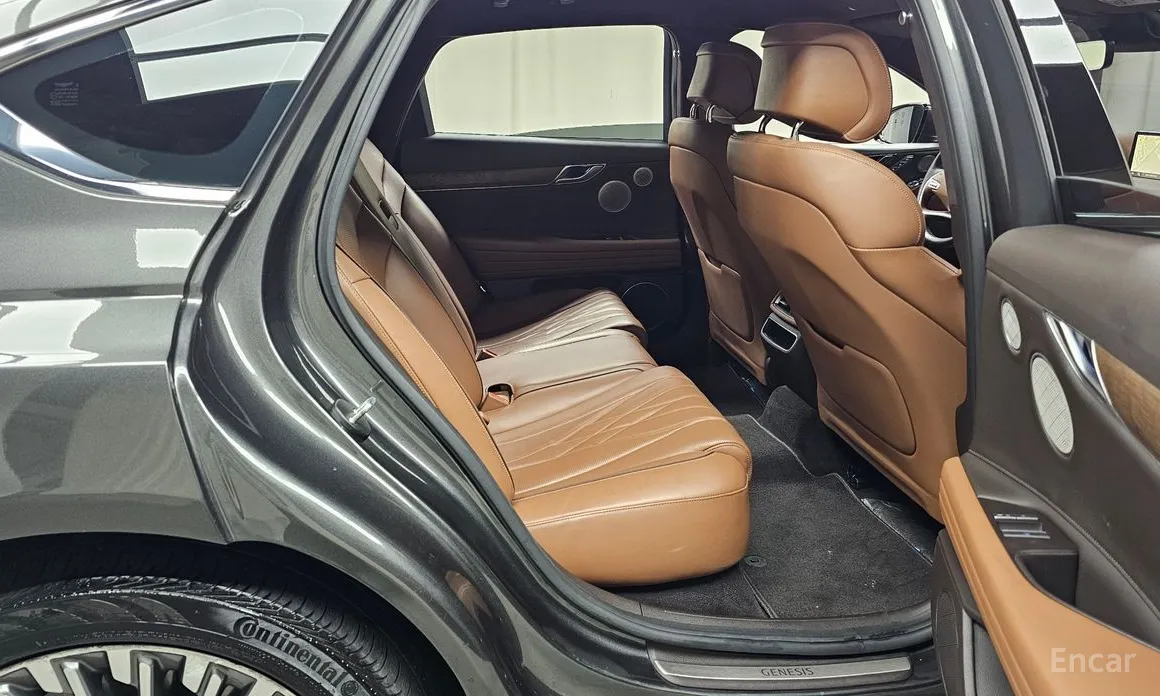 Фото 12 - Genesis G80