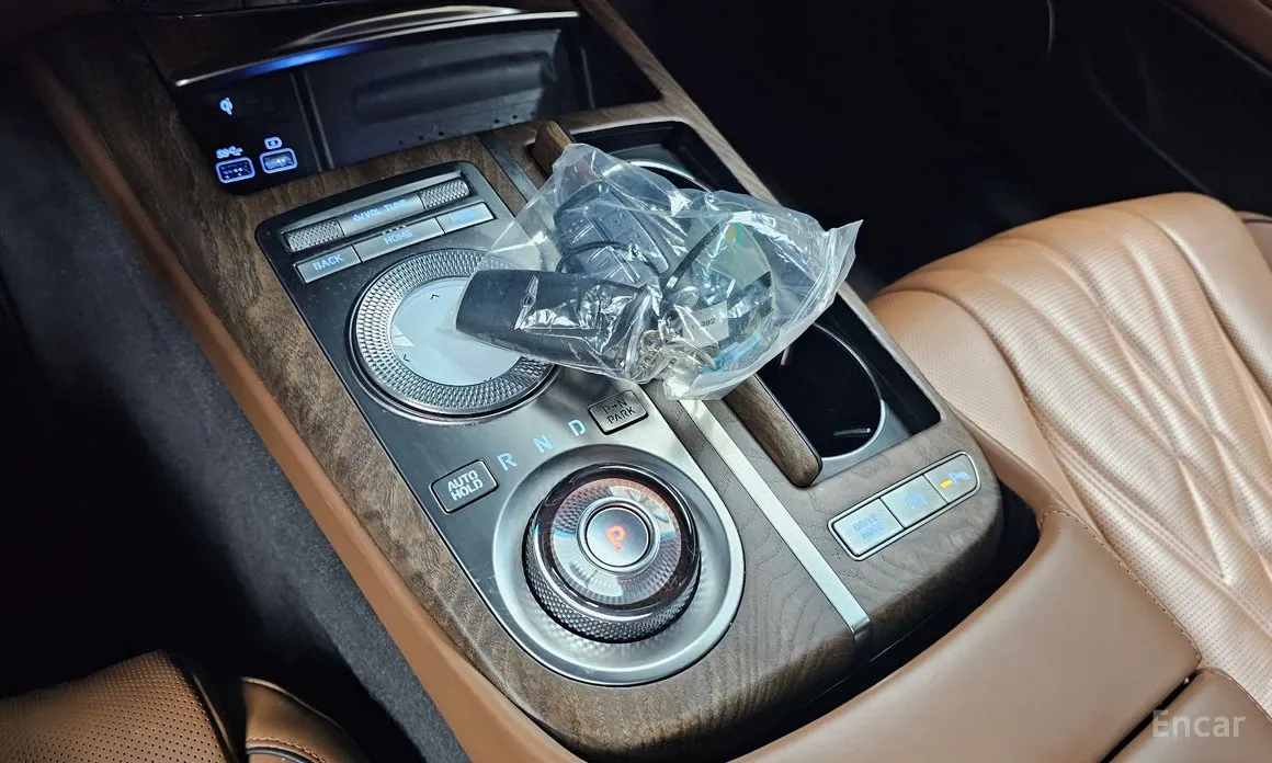 Фото 9 - Genesis G80