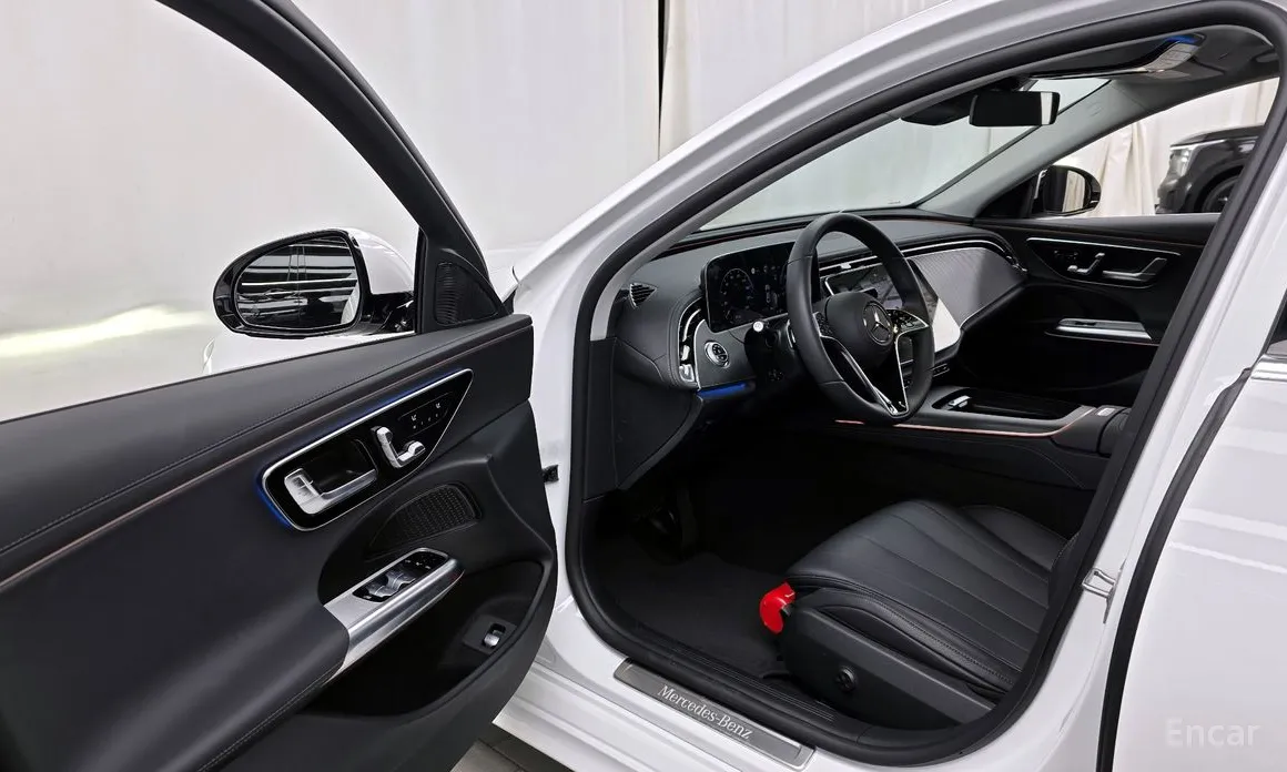 Фото 10 - Mercedes-Benz E-Class