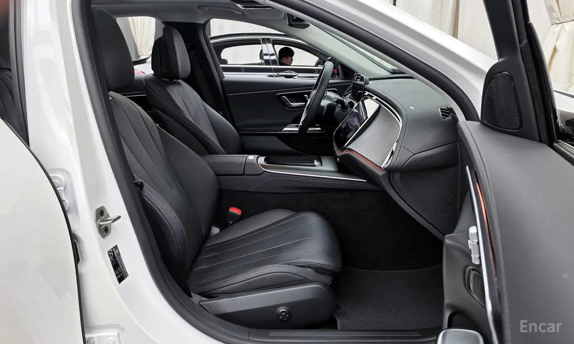 Фото 11 - Mercedes-Benz E-Class