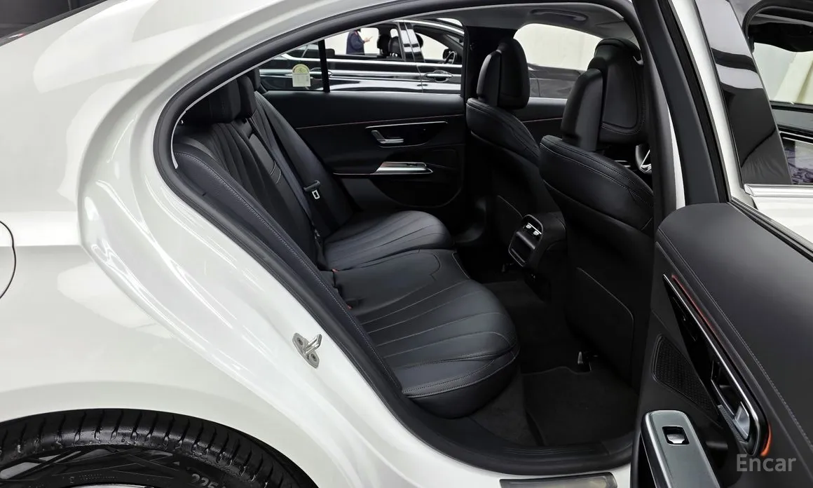 Фото 12 - Mercedes-Benz E-Class