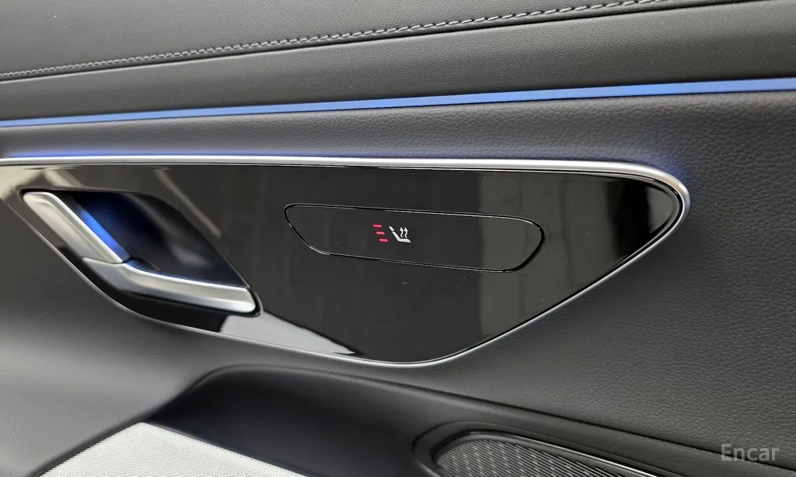 Фото 19 - Mercedes-Benz E-Class