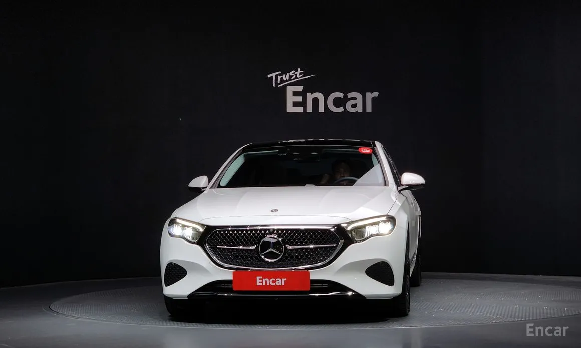 Фото 3 - Mercedes-Benz E-Class