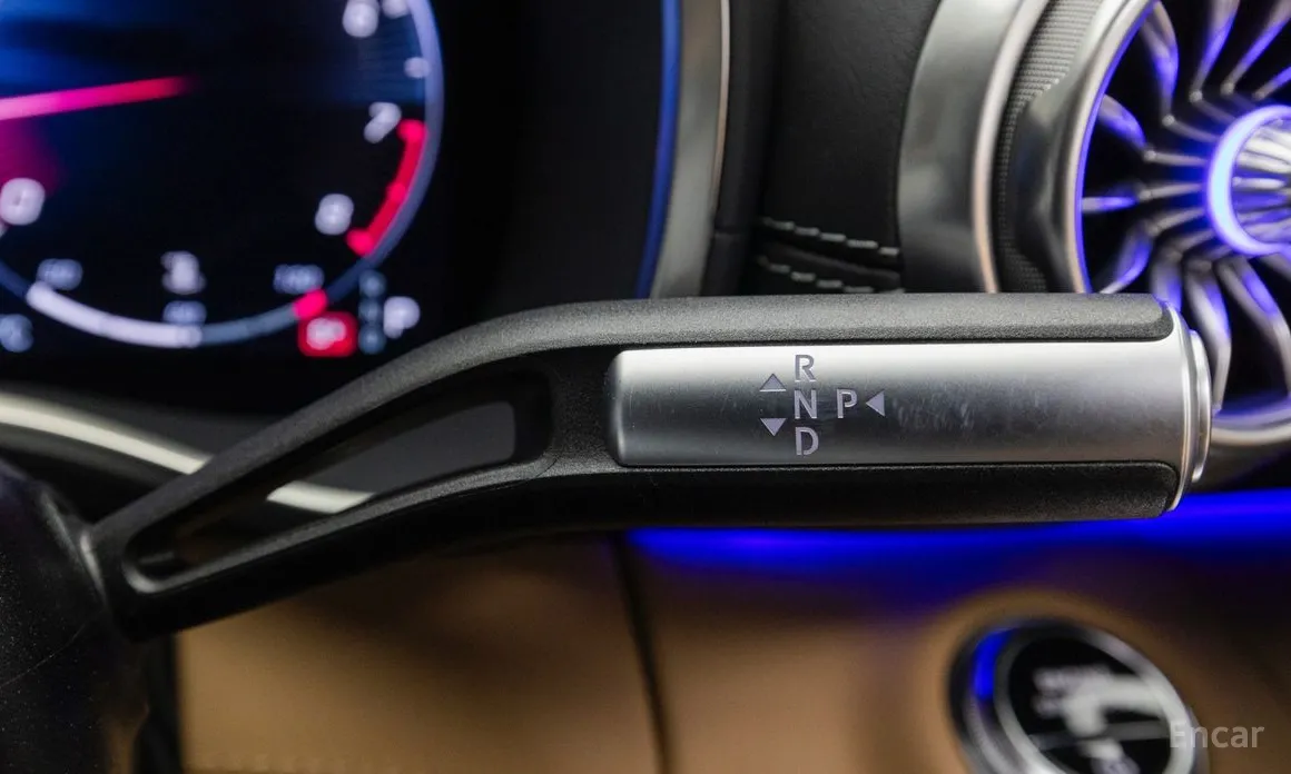 Фото 9 - Mercedes-Benz SL-Class