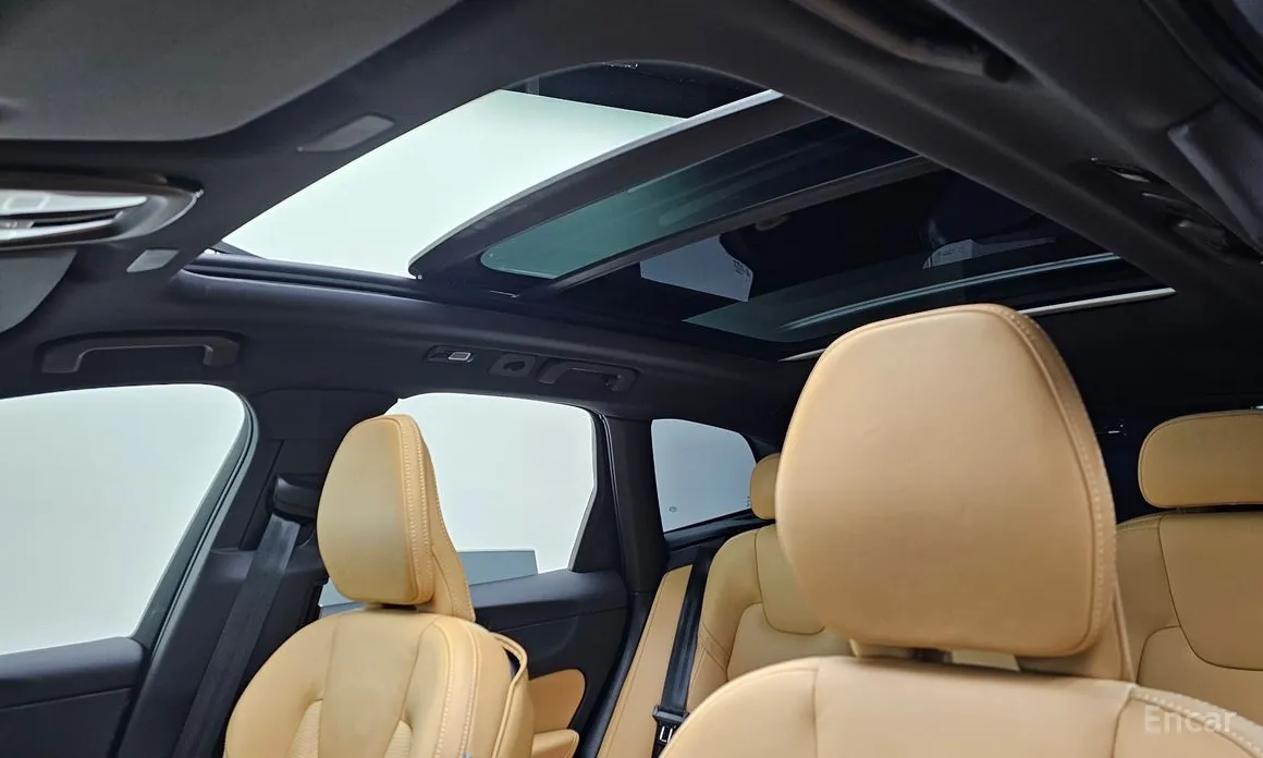 Фото 19 - Volvo XC60