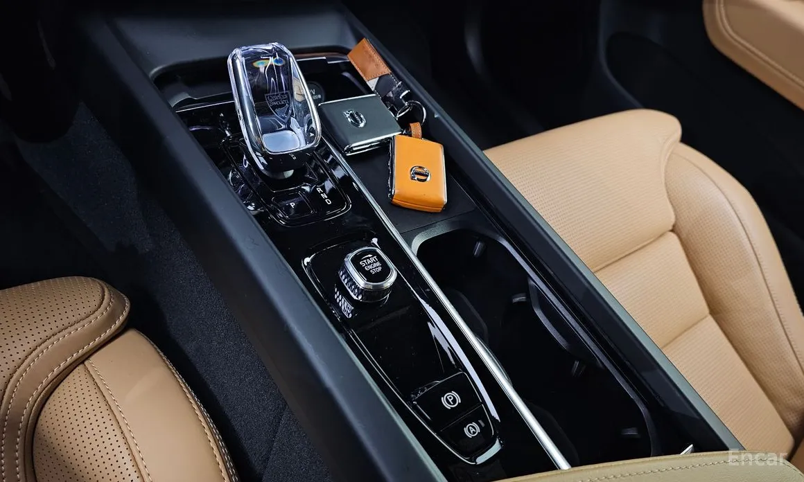 Фото 9 - Volvo XC60