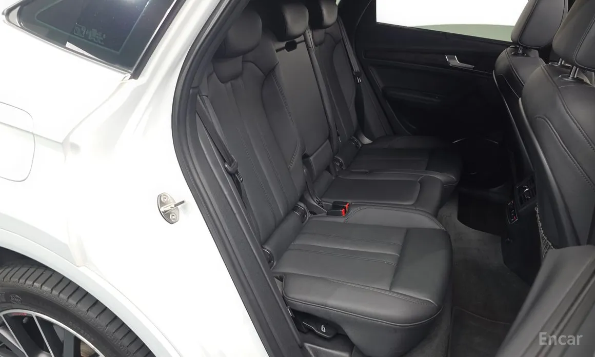 Фото 12 - Audi Q5