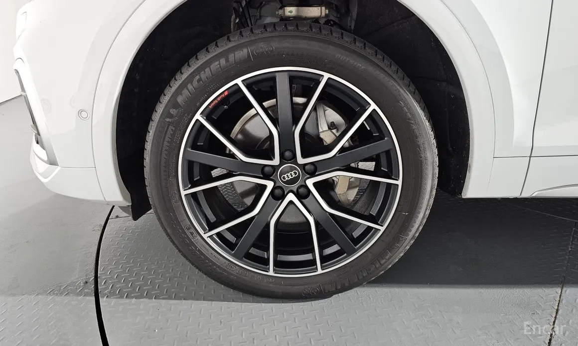 Фото 5 - Audi Q5