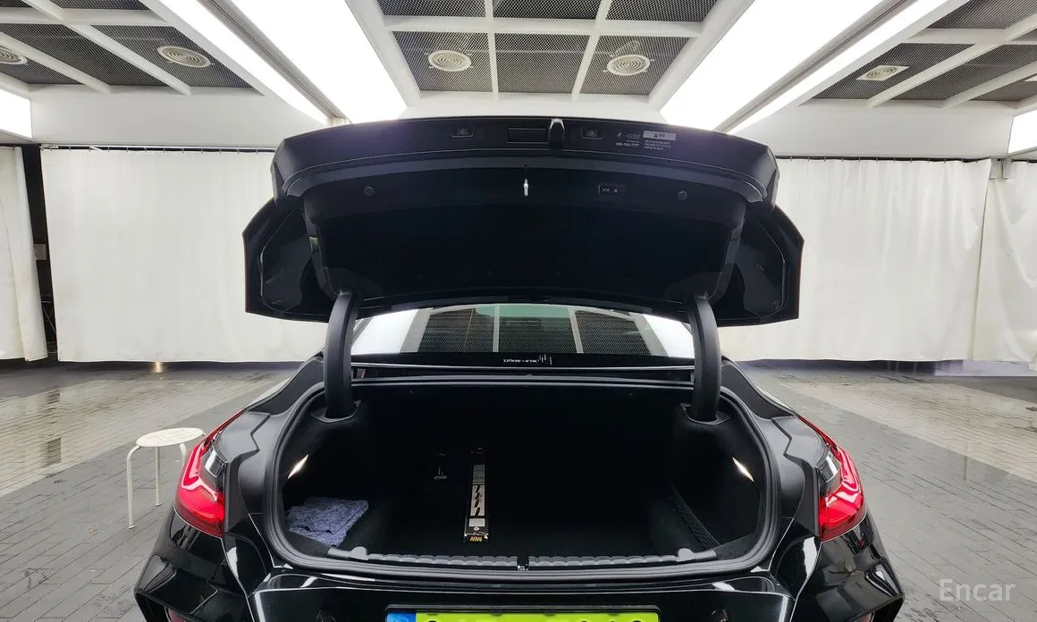 Фото 20 - BMW 8 Series