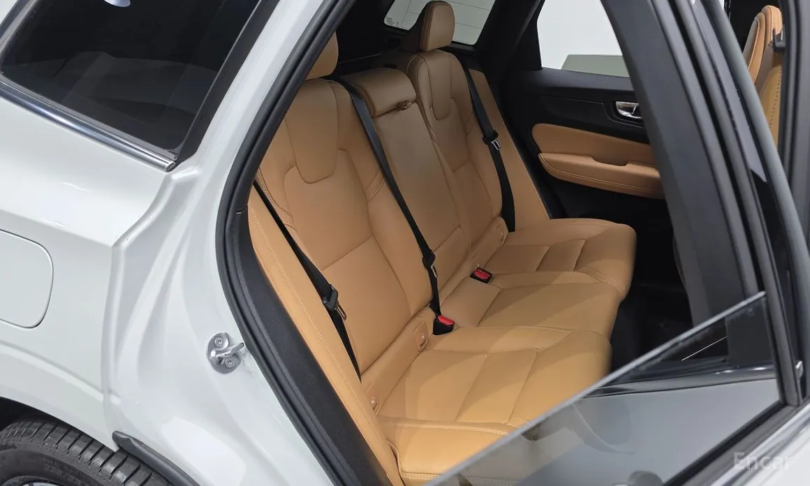 Фото 12 - Volvo XC60