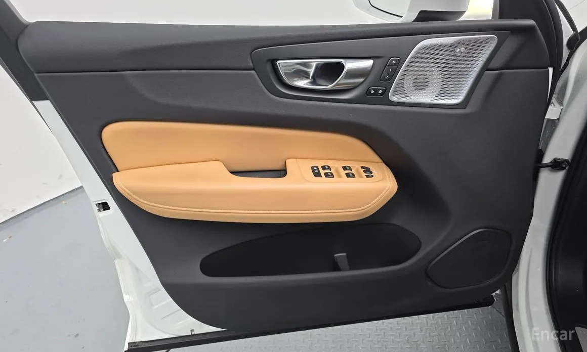 Фото 18 - Volvo XC60