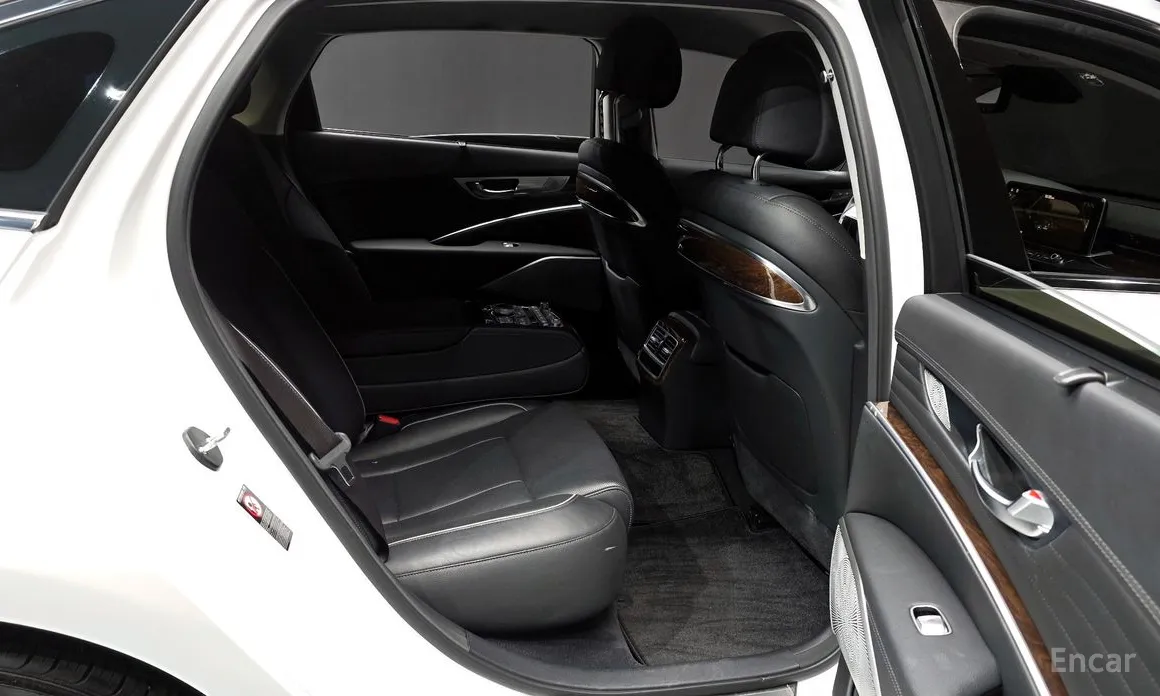 Фото 12 - Kia K9