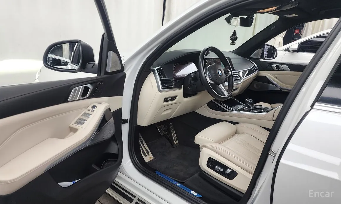 Фото 10 - BMW X7