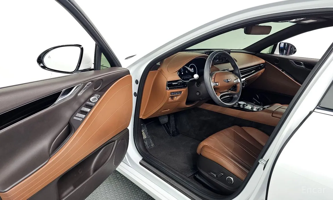 Фото 19 - Genesis G80