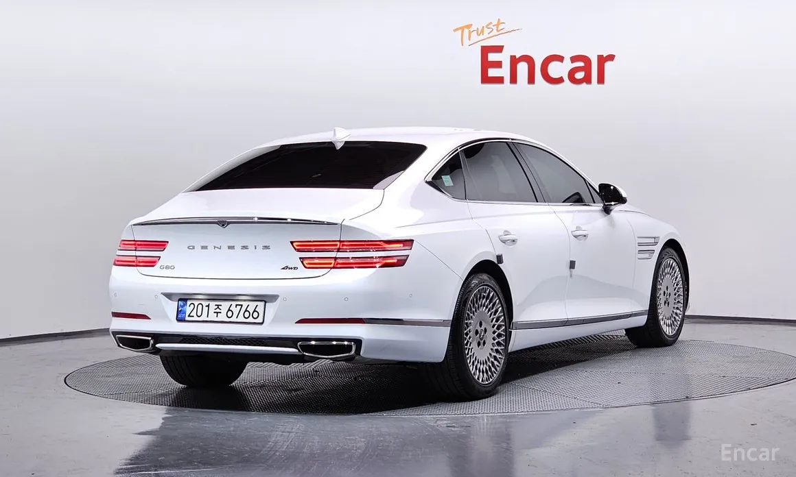 Фото 2 - Genesis G80