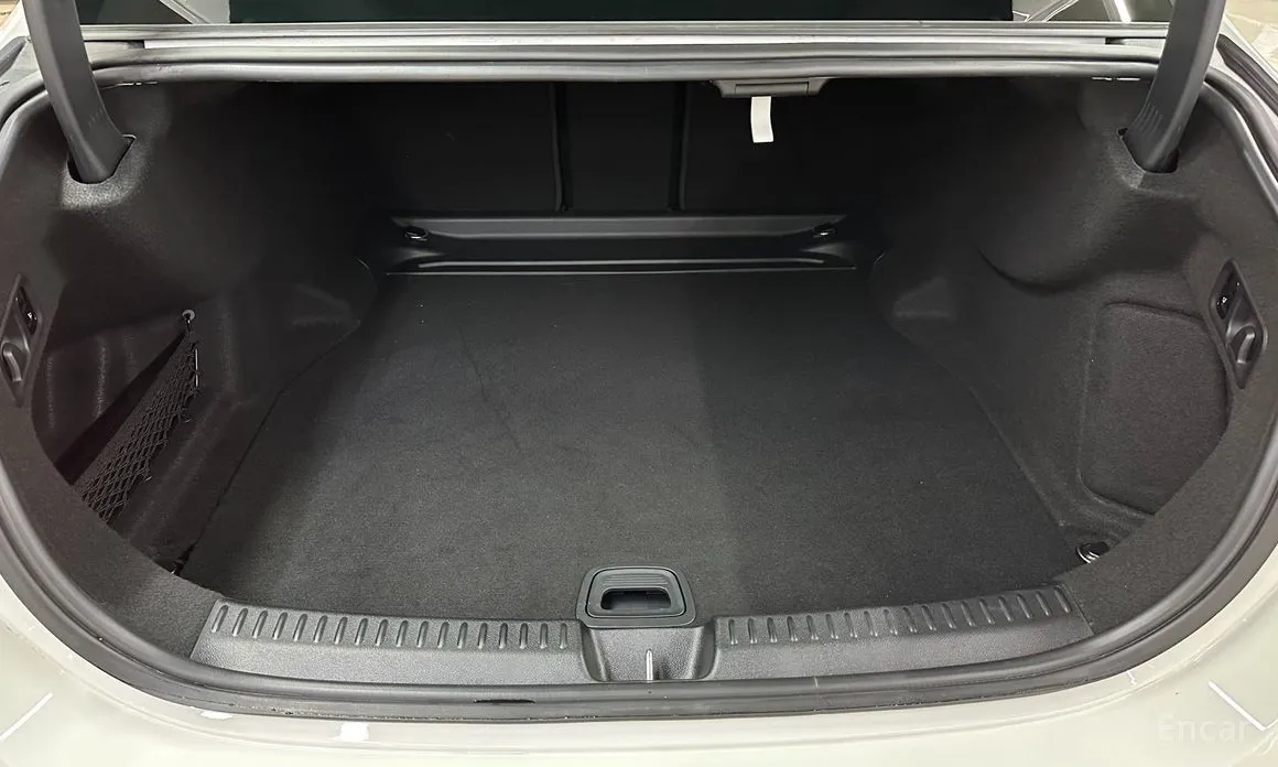 Фото 14 - Mercedes-Benz E-Class