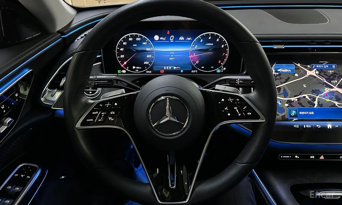 Фото 16 - Mercedes-Benz E-Class