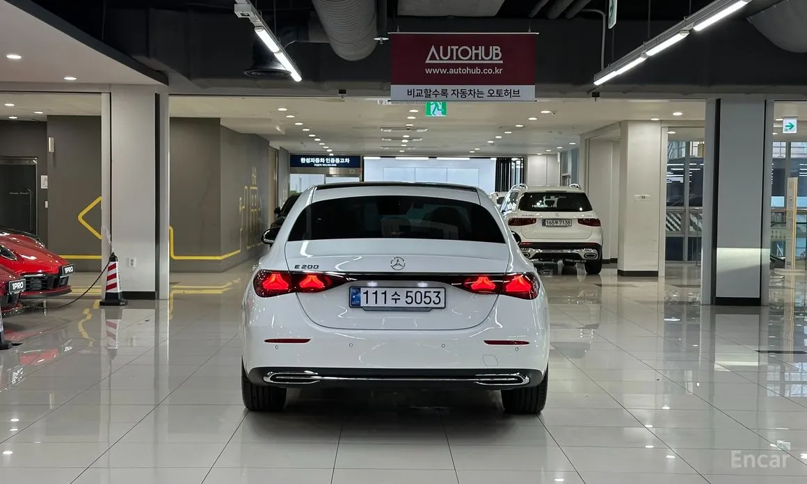 Фото 3 - Mercedes-Benz E-Class