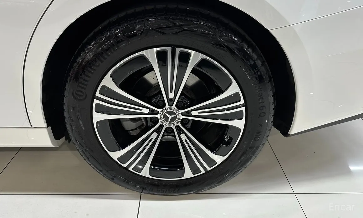 Фото 5 - Mercedes-Benz E-Class