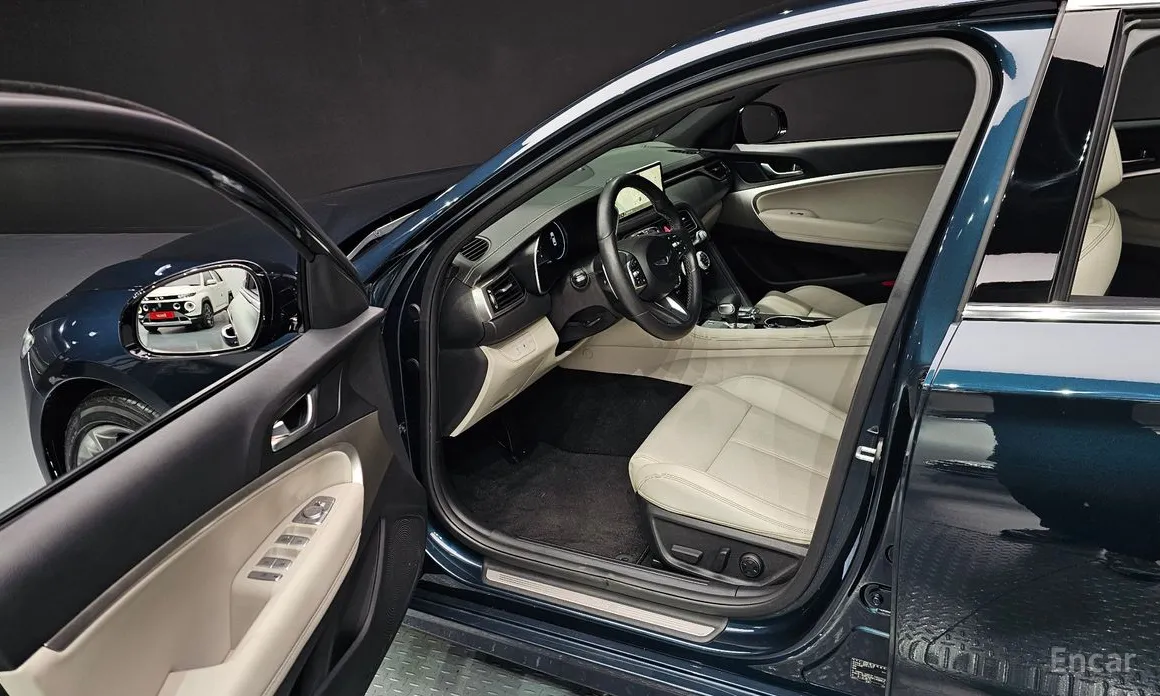 Фото 11 - Genesis G70