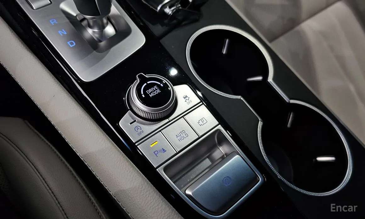 Фото 20 - Genesis G70